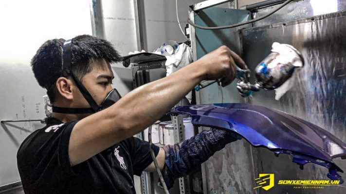Sơn lại xe máy bị xước bao nhiêu tiền ở Hà Nội 2 sơn xe máy
