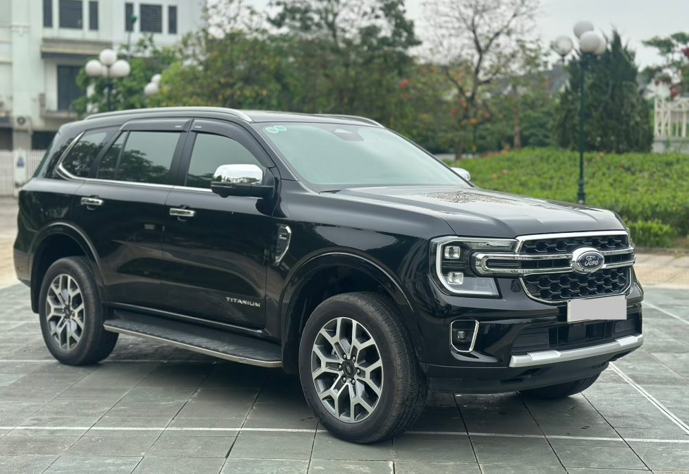 thuê xe 7 chỗ có lái xe ford everest